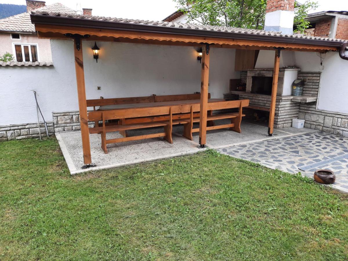 Къща Генчеви Hotel Szarnica Kültér fotó