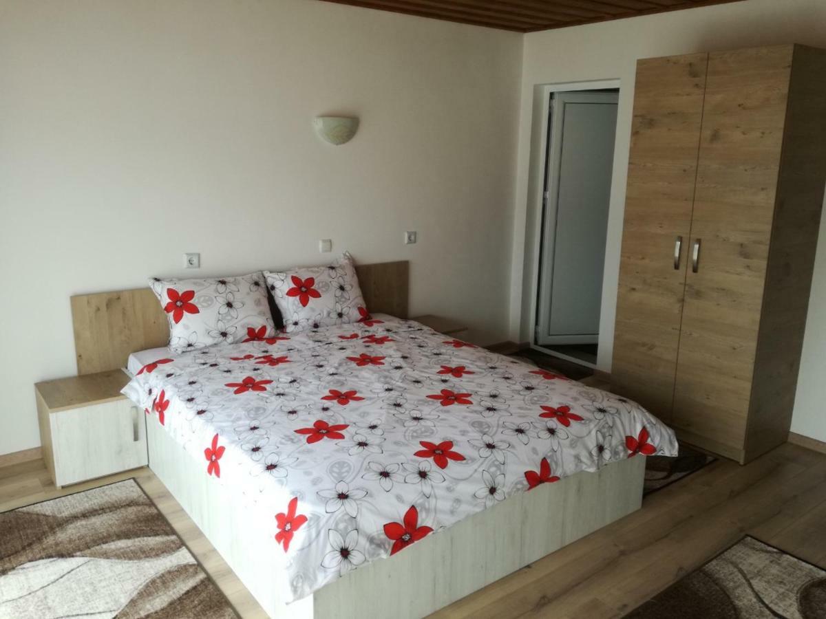 Къща Генчеви Hotel Szarnica Kültér fotó