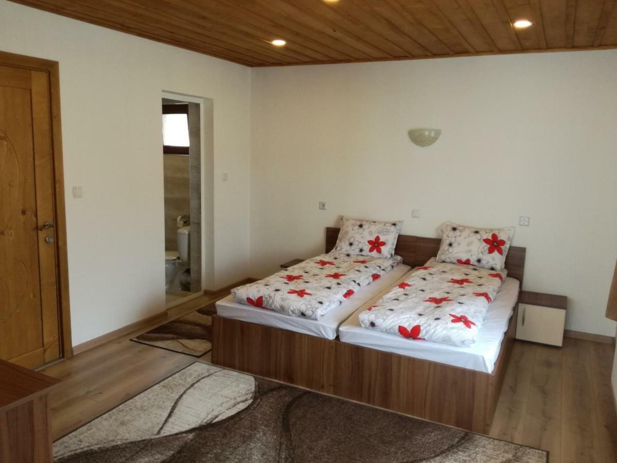 Къща Генчеви Hotel Szarnica Kültér fotó