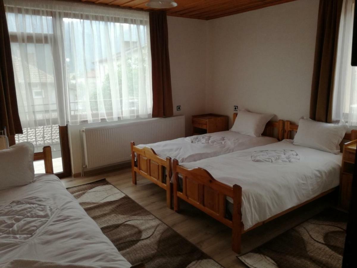 Къща Генчеви Hotel Szarnica Kültér fotó