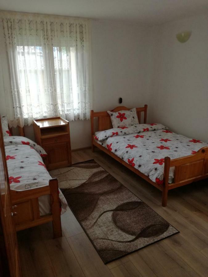 Къща Генчеви Hotel Szarnica Kültér fotó